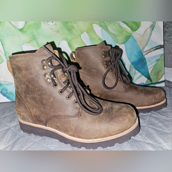 UGG Mens Ritter Boots - Picture 3 of 9